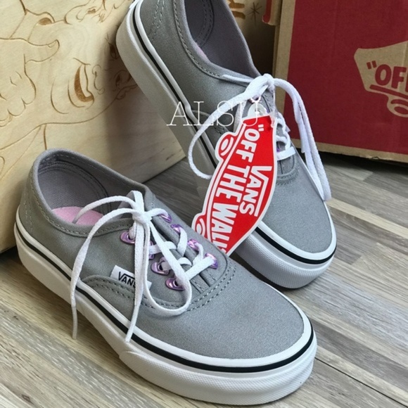 NWT VANS Authentic Eyelet Hearts Grey Kid’s - Picture 3 of 8